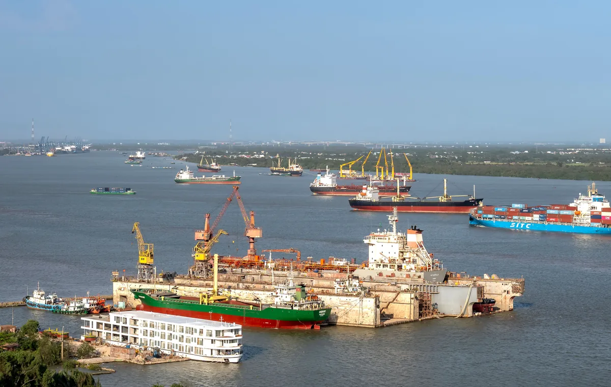 Vietnam's foreign trade — port, containers, exports and imports