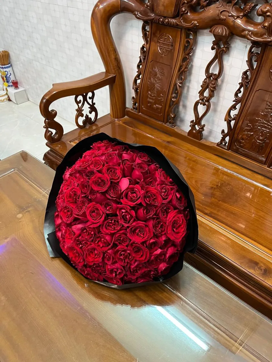 101 красная роза в чёрной упаковке Нячанг доставка 2