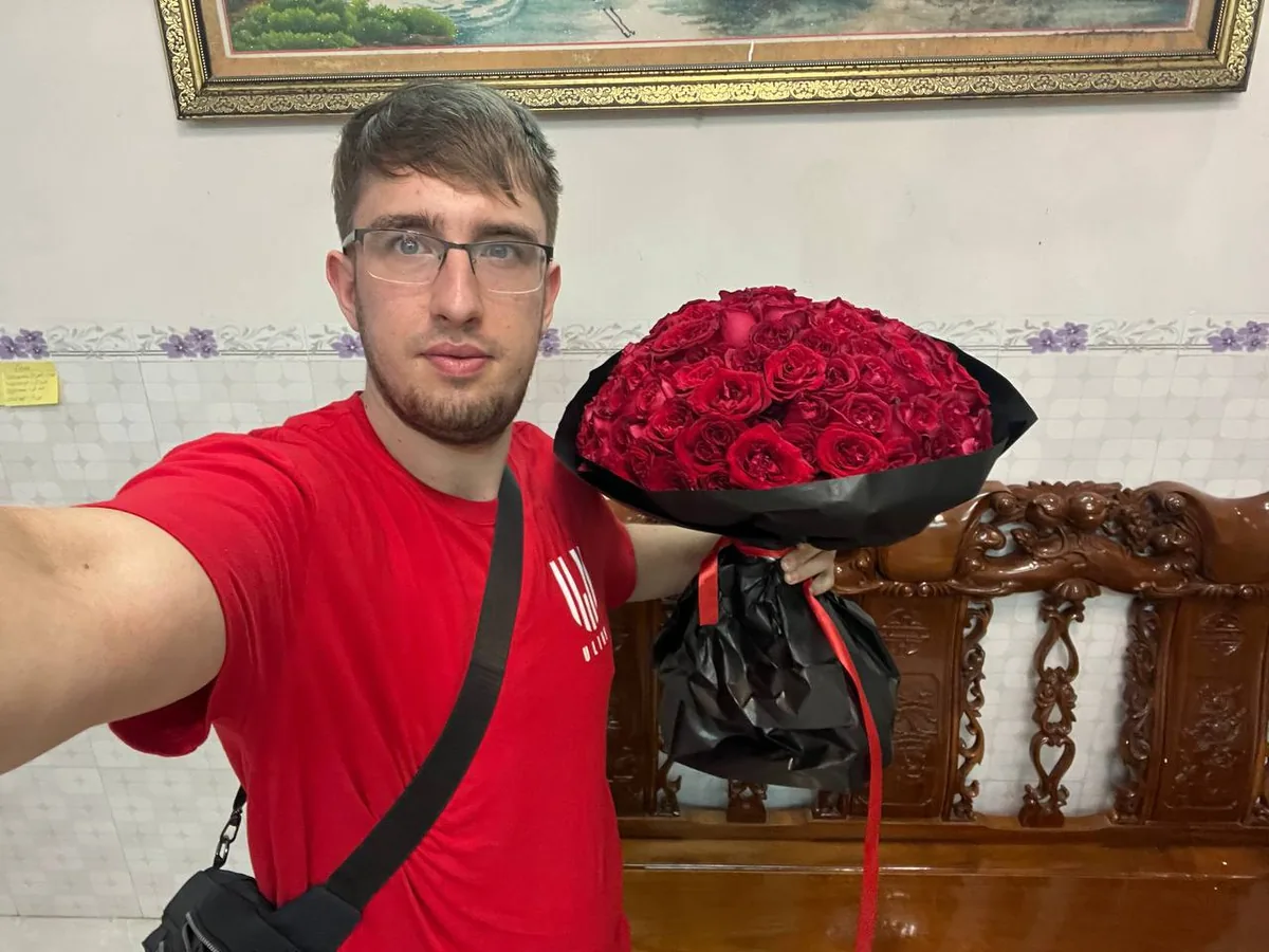 101 красная роза в чёрной упаковке Нячанг доставка 6