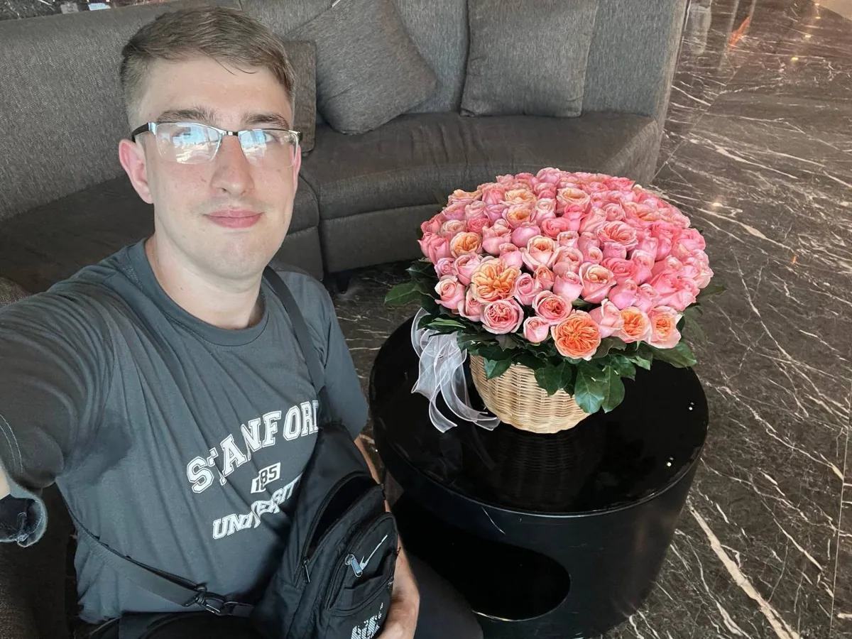 101 roses in a basket Nha Trang delivery