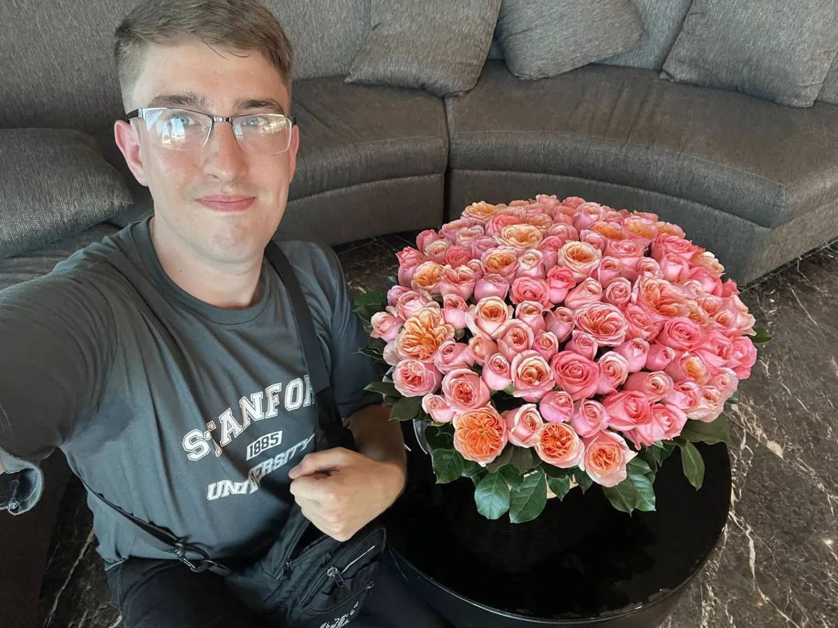 101 roses in a basket Nha Trang delivery