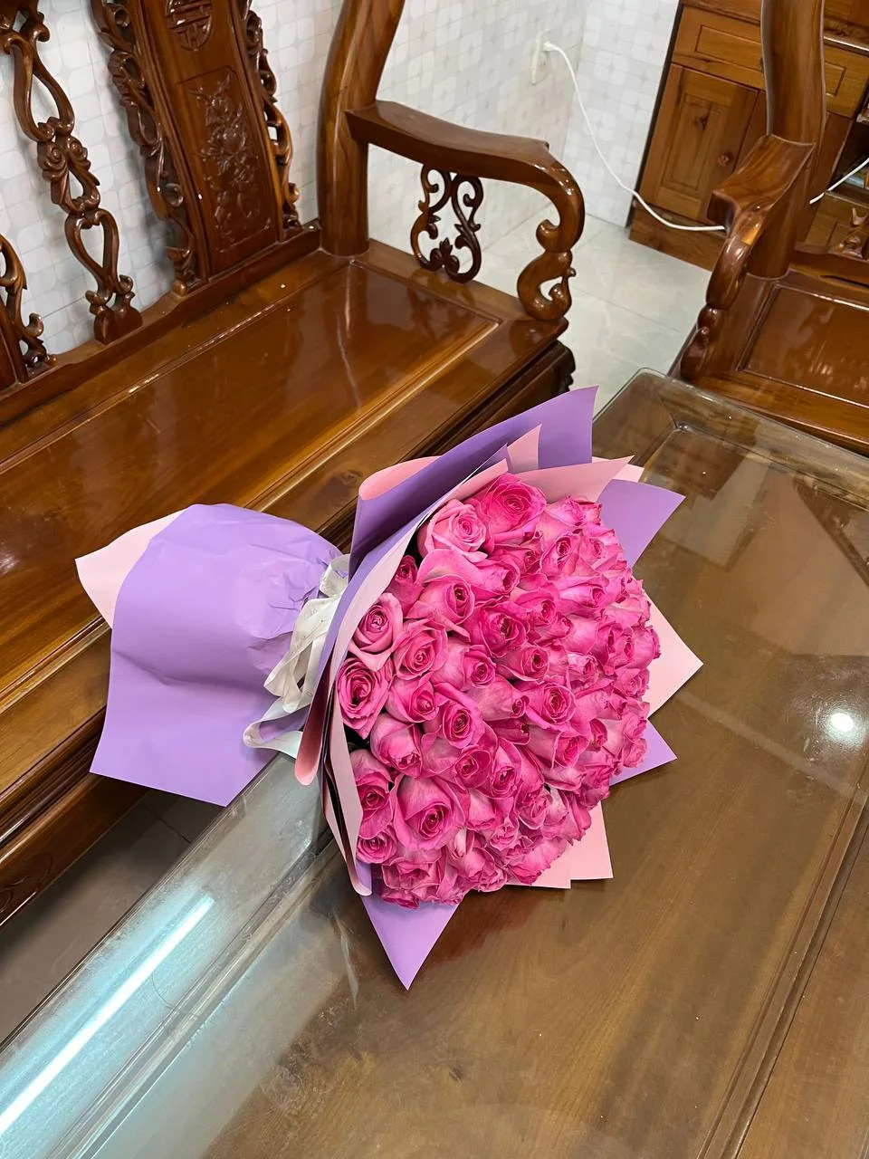 101 pink roses in violet wrapping Nha Trang delivery 4