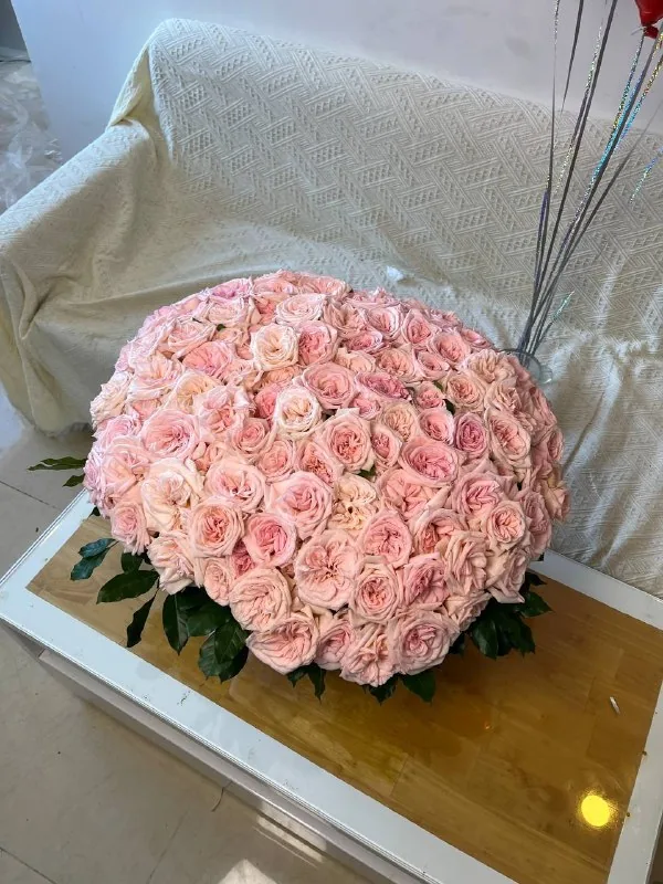 101 pink roses basket and balloon set M delivery Nha Trang 5