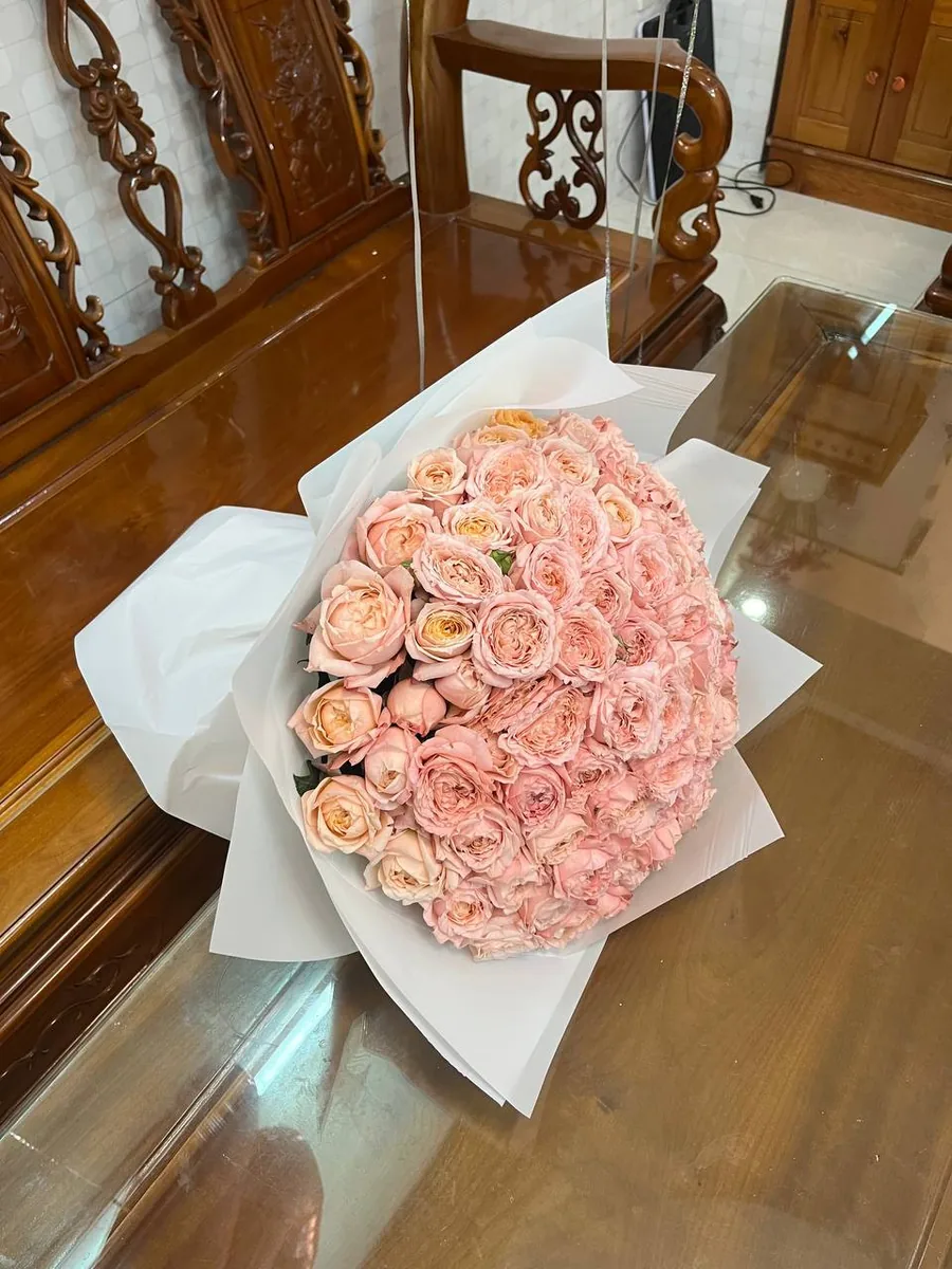101 pink-peach roses and number balloon set Nha Trang delivery 3