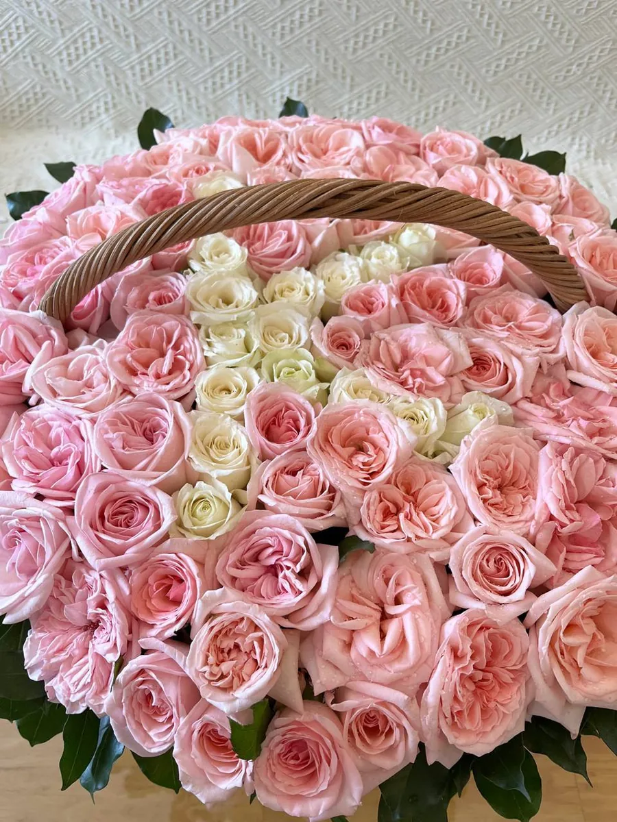 101 pink roses basket letter K delivery Nha Trang 4