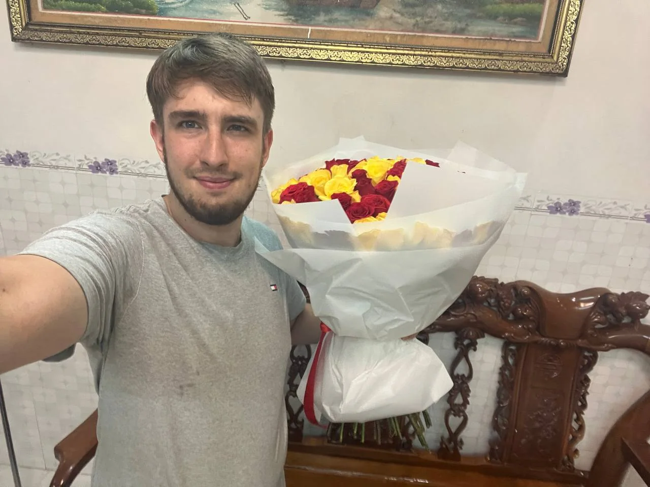101 yellow and red roses in white wrapping with a card Nha Trang delivery 5