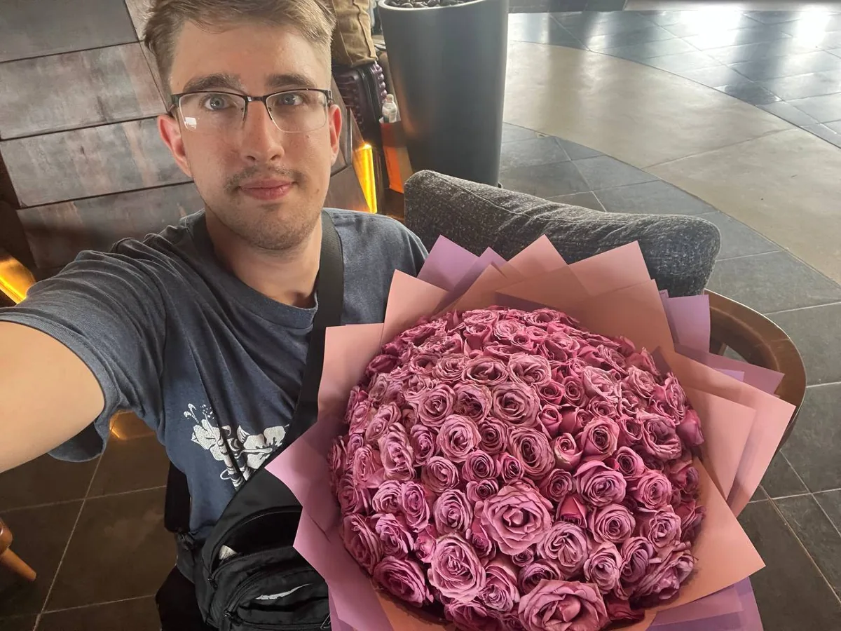 151 purple roses delivery Nha Trang