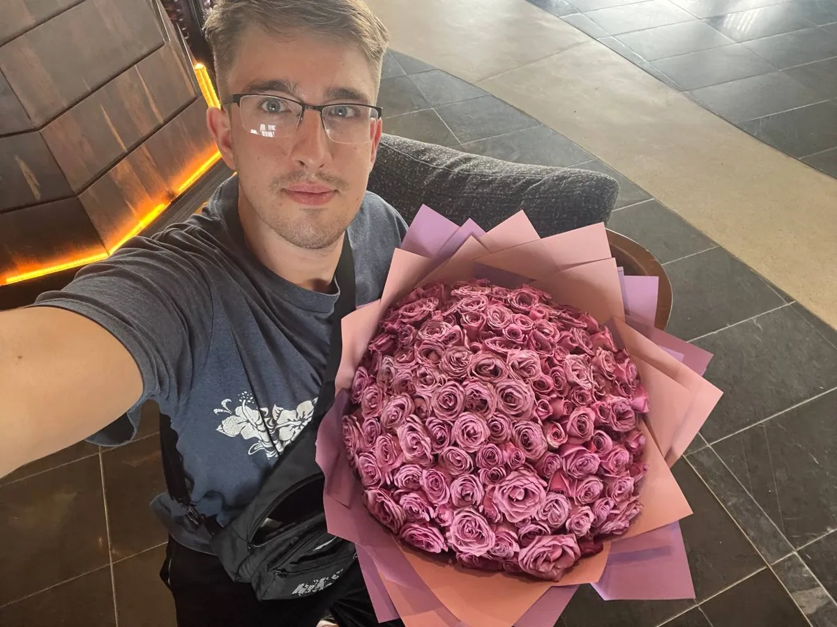 151 purple roses delivery Nha Trang