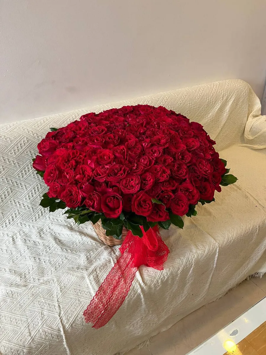 151 red roses basket and balloon set L delivery Nha Trang 7