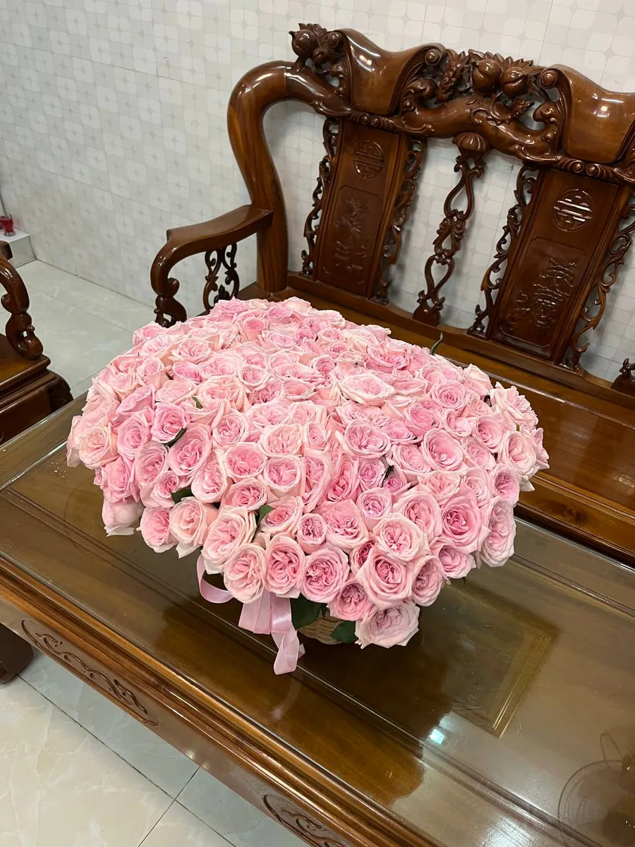 151 pink roses in a basket with a pink ribbon Nha Trang delivery 2