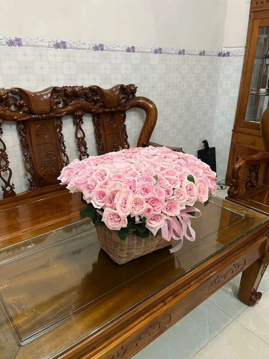 151 pink roses in a basket with a pink ribbon Nha Trang delivery 4
