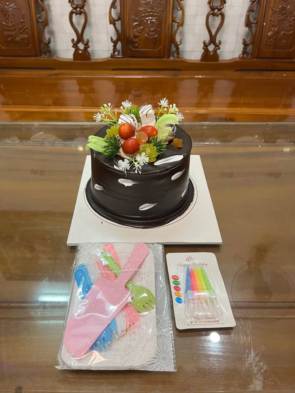 25 white and pink roses with chocolate cake and candles Nha Trang delivery 7