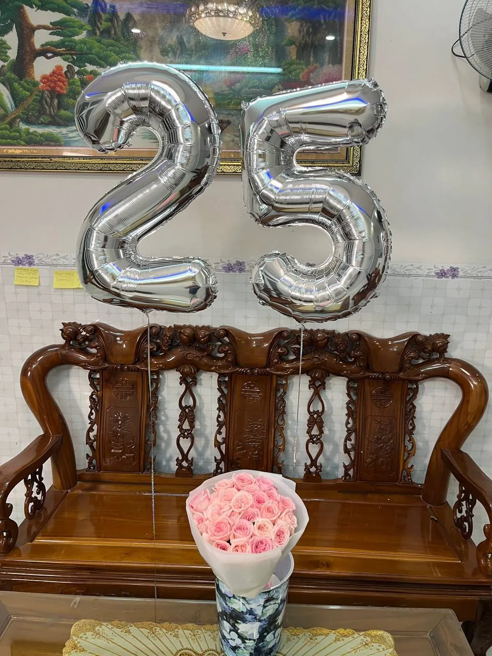 number 25 balloon set and 25 pink roses Nha Trang delivery