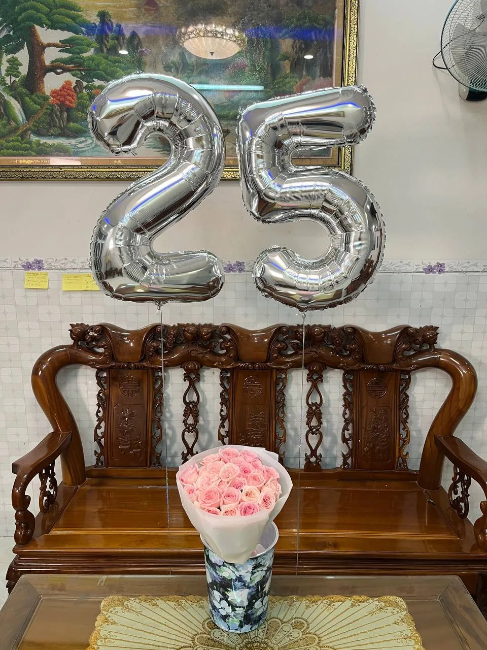 number 25 balloon set and 25 pink roses Nha Trang delivery 3