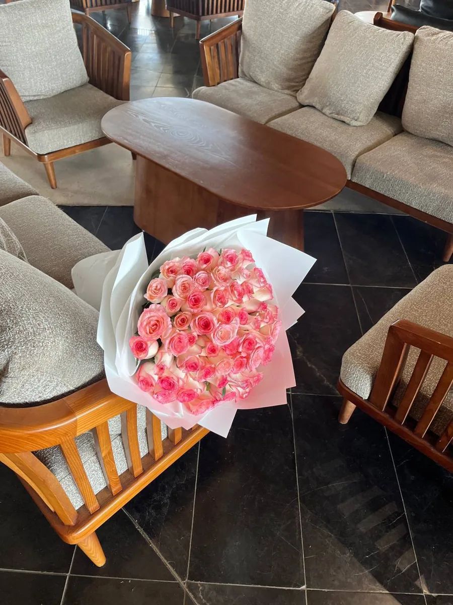 51 white-pink roses Nha Trang