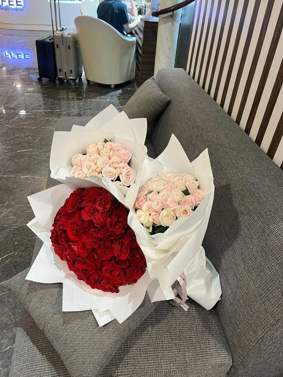 51 red roses and 2 pink rose bouquets delivery Nha Trang 2
