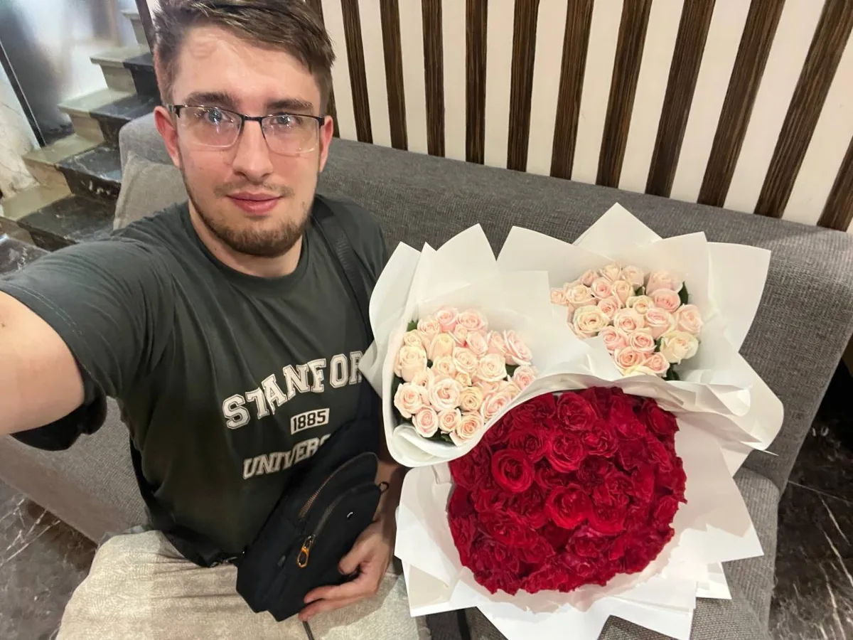 51 red roses and 2 pink rose bouquets delivery Nha Trang 8