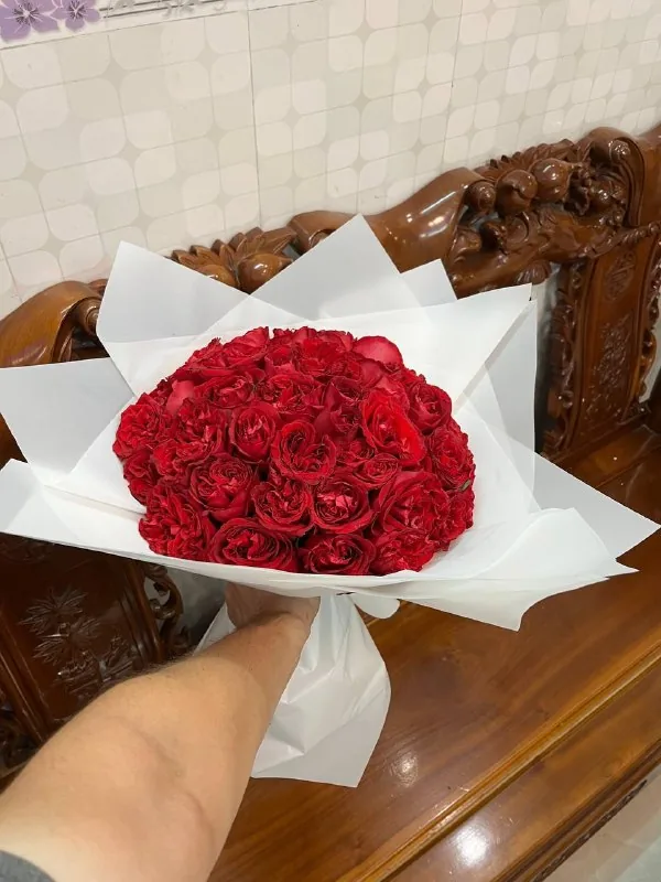 나트랑 화이트 포장 라즈베리 장미 51송이와 레드 장미 41송이 배달 7