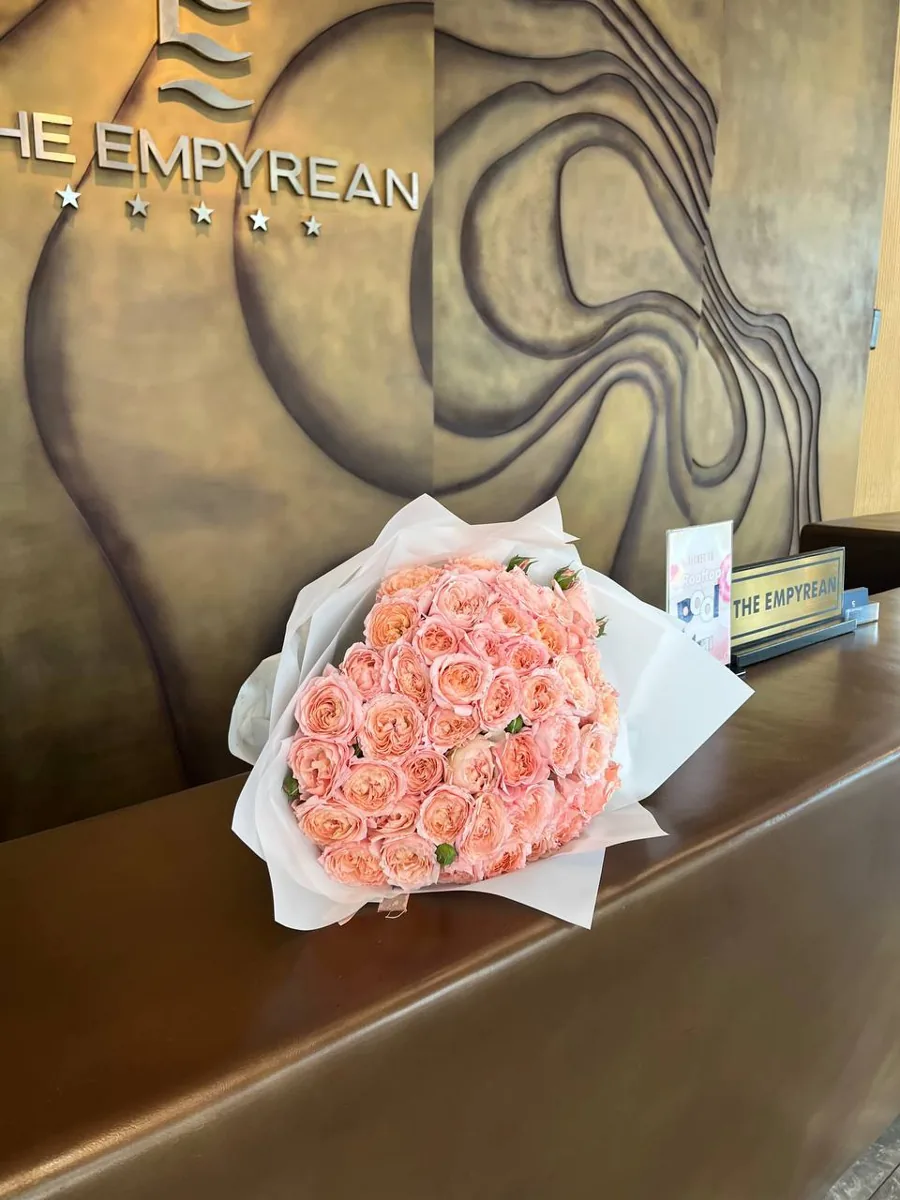 51 garden pink roses in white wrap delivery Nha Trang 1