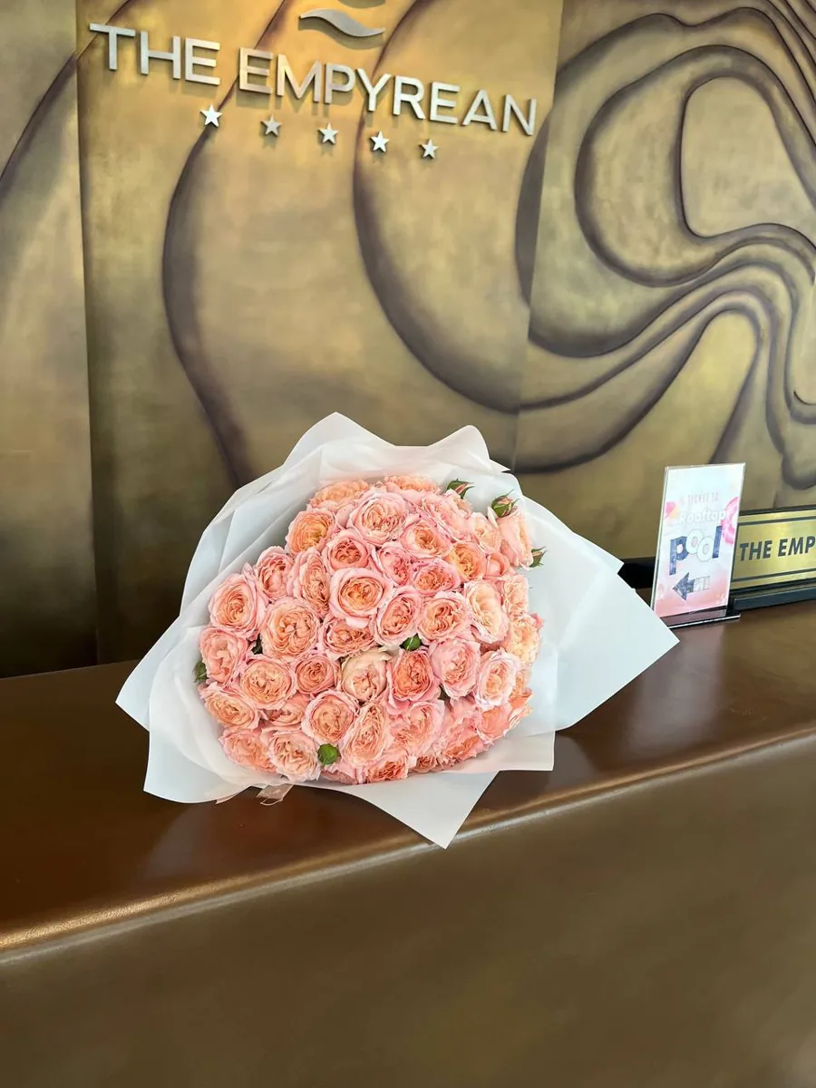 51 garden pink roses in white wrap delivery Nha Trang 3