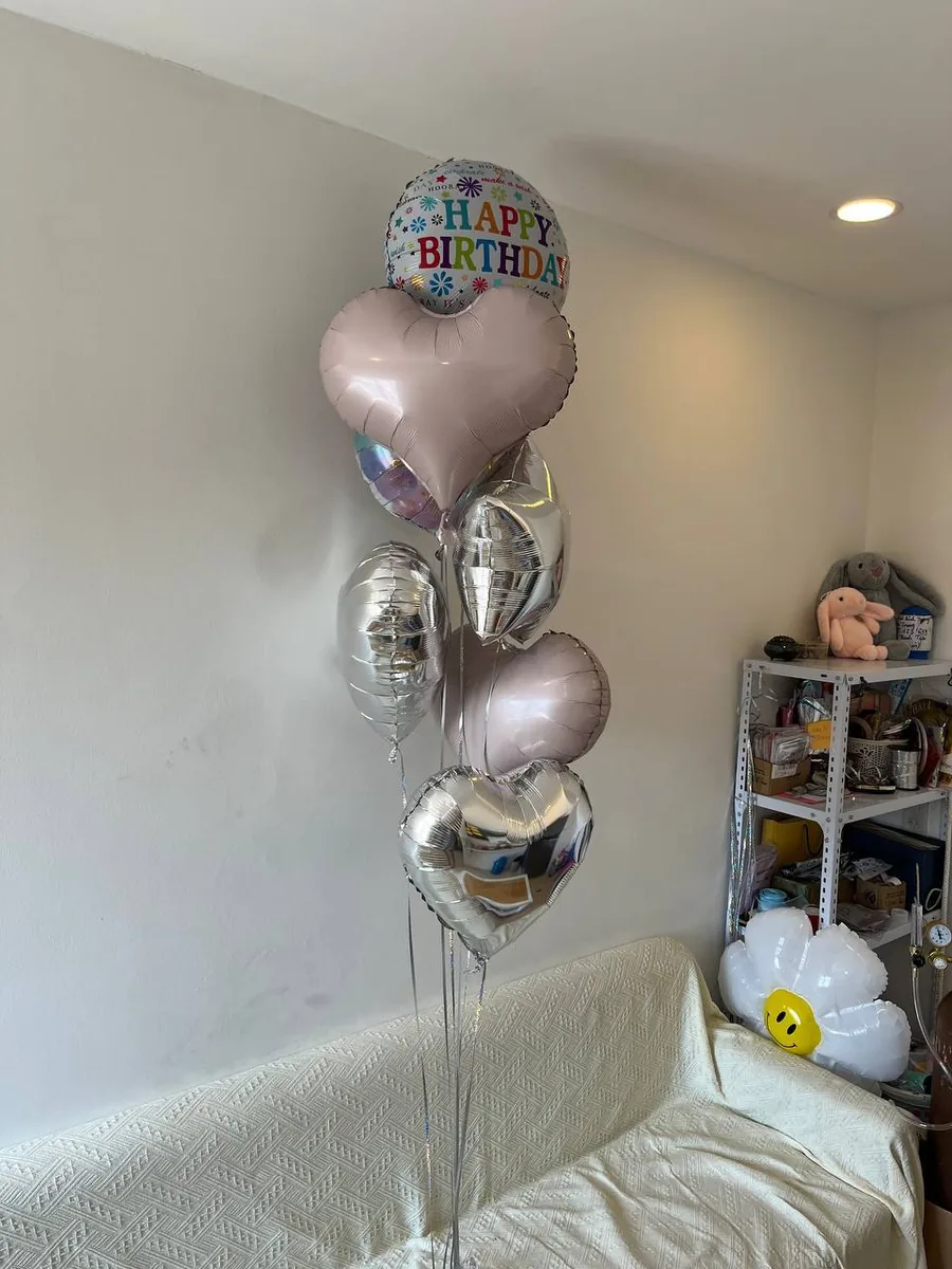 Beige and silver balloon set S 7 foil balloons delivery Nha Trang 4