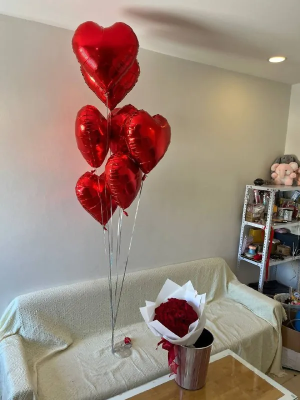 Balloon set S 7 red hearts and 25 red roses delivery Nha Trang