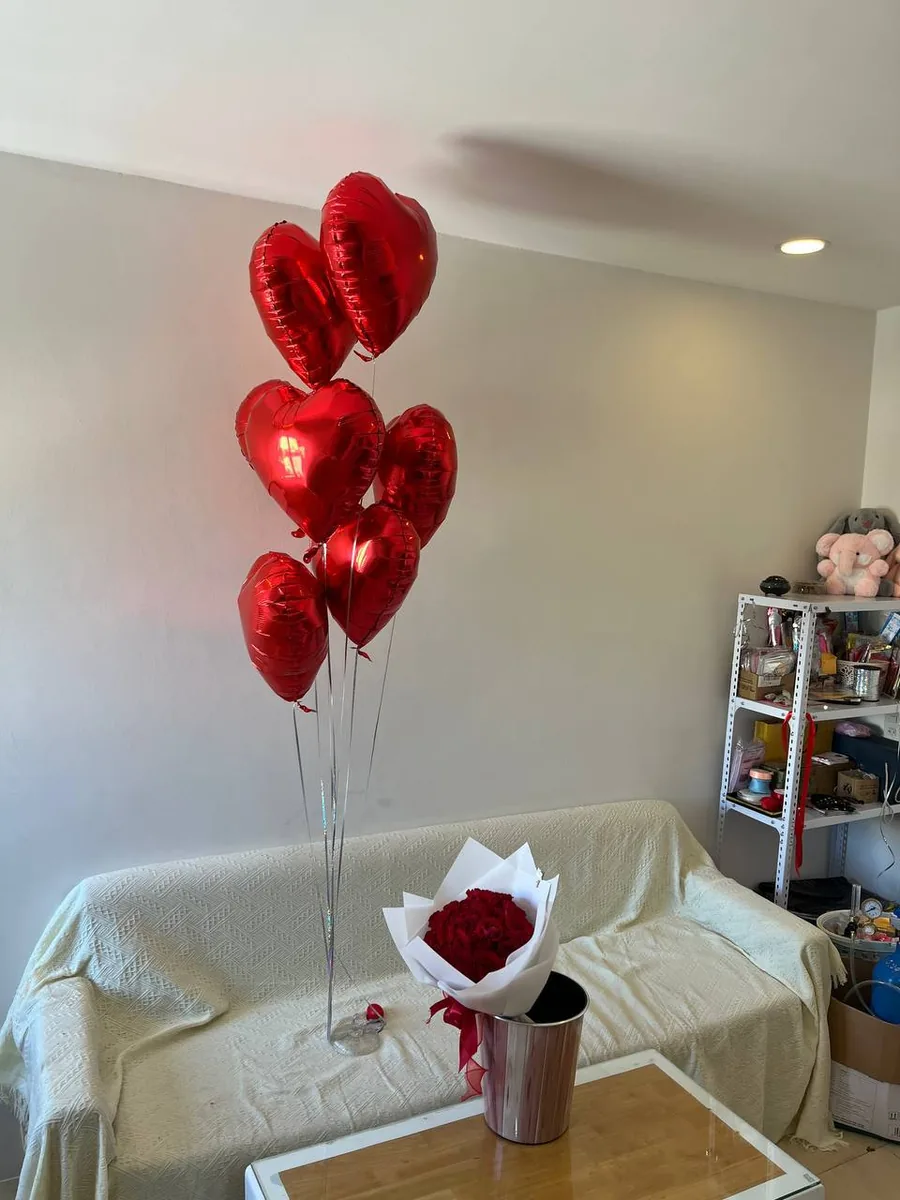 Balloon set S 7 red hearts and 25 red roses delivery Nha Trang 3