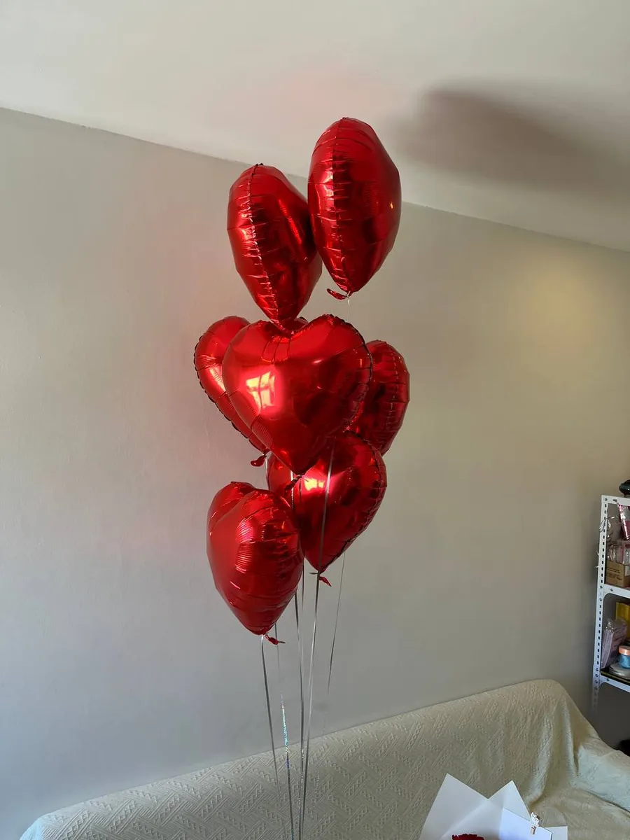 Balloon set S 7 red hearts and 25 red roses delivery Nha Trang 4