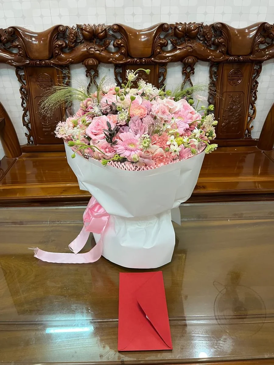 핑크 톤 감성 믹스 꽃다발 카드 나트랑 배달