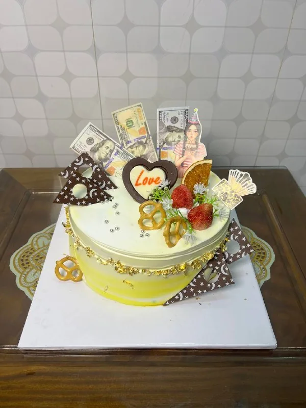 'Love' cream cake with dollar toppers and strawberries Nha Trang delivery 1