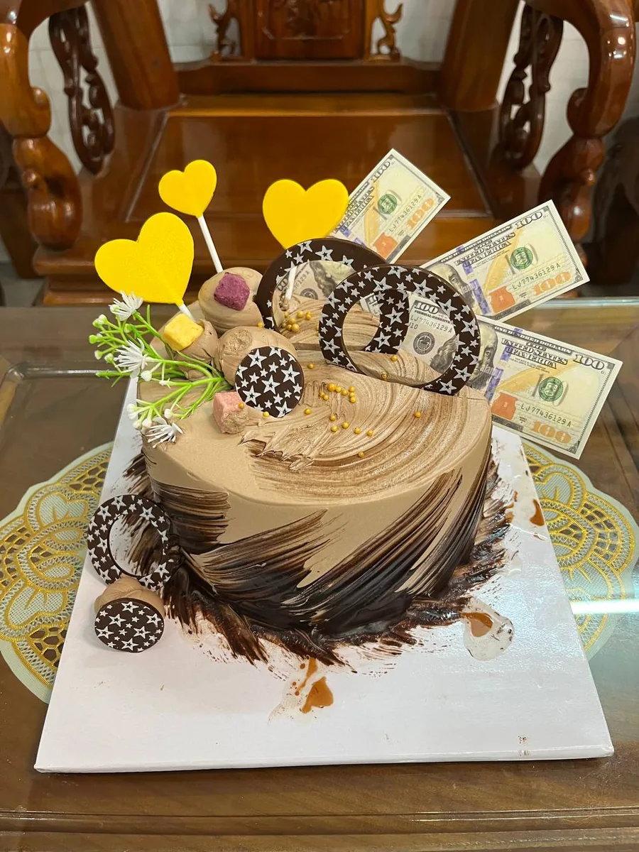 Chocolate money cake delivery Nha Trang
