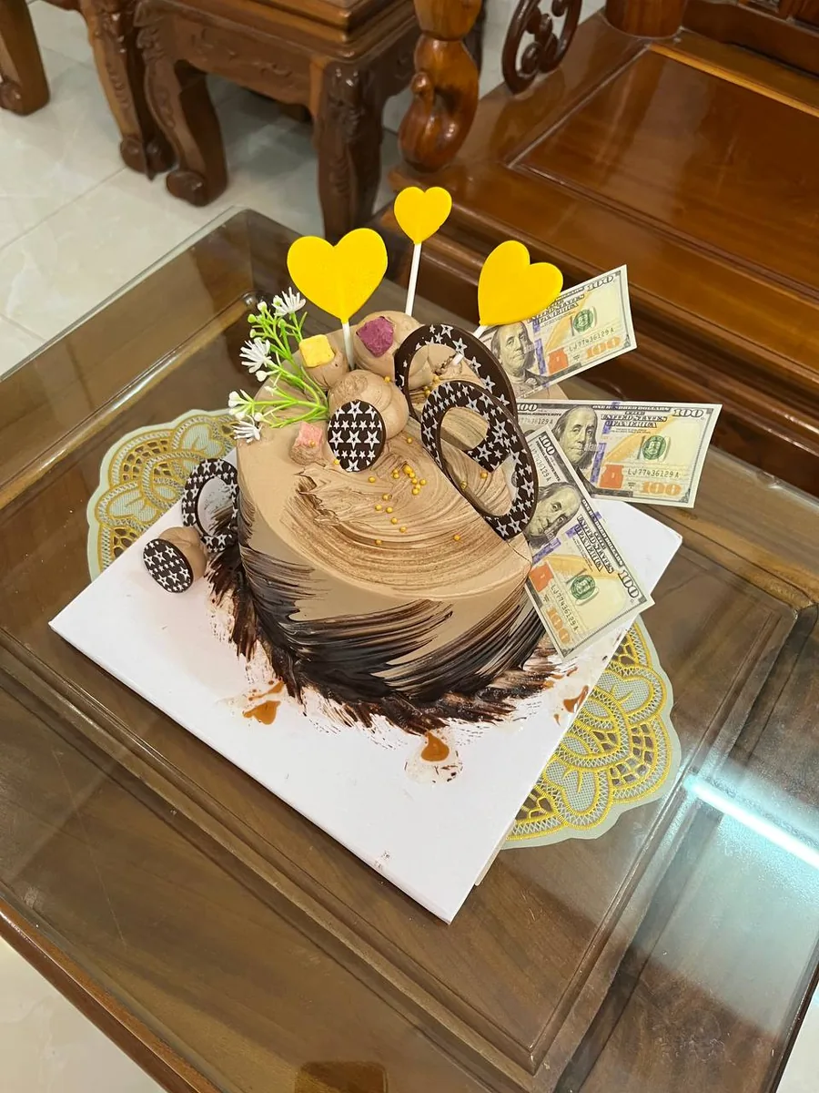 Chocolate money cake delivery Nha Trang