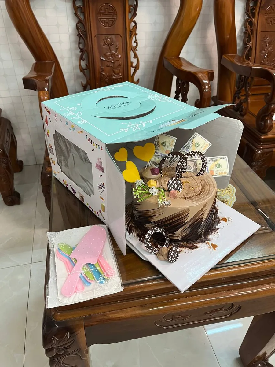 Chocolate money cake delivery Nha Trang